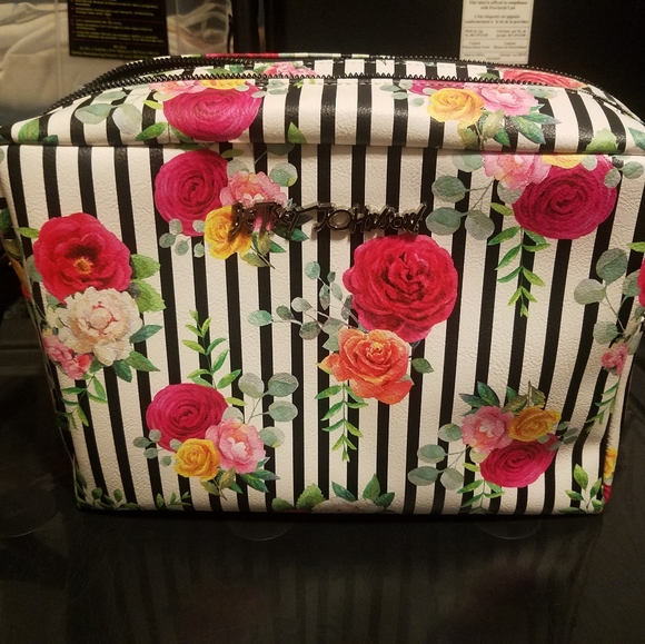 Betsey Johnson Handbags - NWOT Betsey Johnson Striped Floral Double Zip Tote
